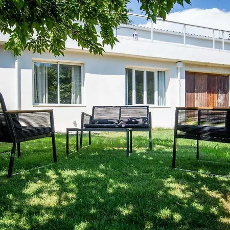 Dans Mon Jardin Апартаменты *